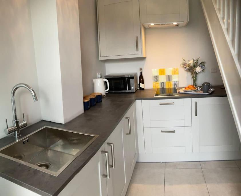 Pass The Keys Superb Space In The Idyllic Village Of Loppington Shrewsbury Exteriér fotografie